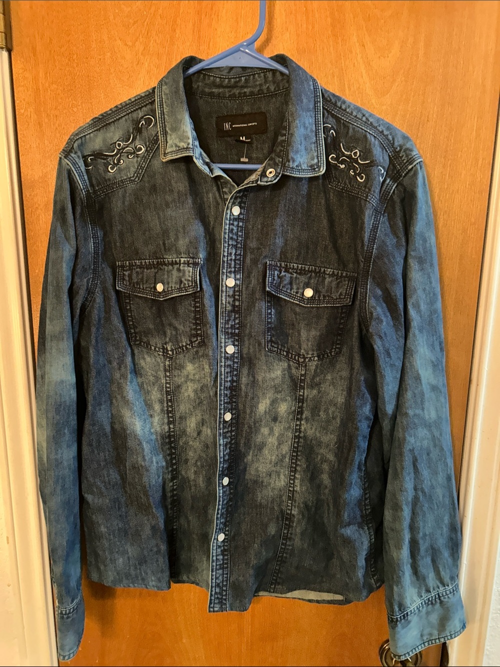 INC International Concepts Distressed embroidery Denim Shirt Jacket. M Cotton!